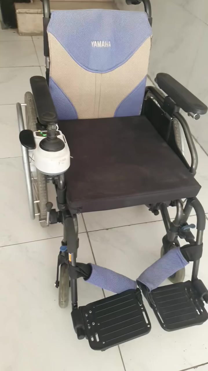 كرسي ياماها ياباني خفيف الوزن جدا ماطور كهربائي يعني ماكو مشاكل فحمات والسعر مثل الصيني


**إذا كنت صاحب هذا الإعلان وتريد حذفه لأي سبب، رجاءا أرسل رسالة إلى الدعم الفني**