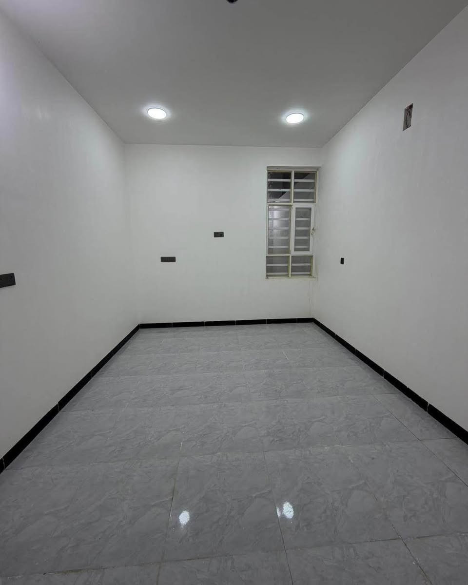 #دار_للايجار 👇👇غير مسكون سابقا

#الموقع // #حله_نادر_الثانيه 

#المساحه // 110 م

#مبلغ_الايجار // خاص

#التفاصيل ( استقبال + مطبخ + هول 

+ غرفة نوم + مجمع صحيات 2

+ منور عدد 2 + مخزن )

——————————

للاستفسار اكثر مراسلة الصفحة او الاتصال 

 #علاء_الغرباوي  📞 ***********

او مراجعه المكتب 🏠#مكتب_روعة_اللقاء_للعقار 🏠

               🏗️ #مــوقع_المكتب🏗️

{ بابل/ حله نادر الاولى شارع الخدمي قرب سكله صدام } حلة, بابل
