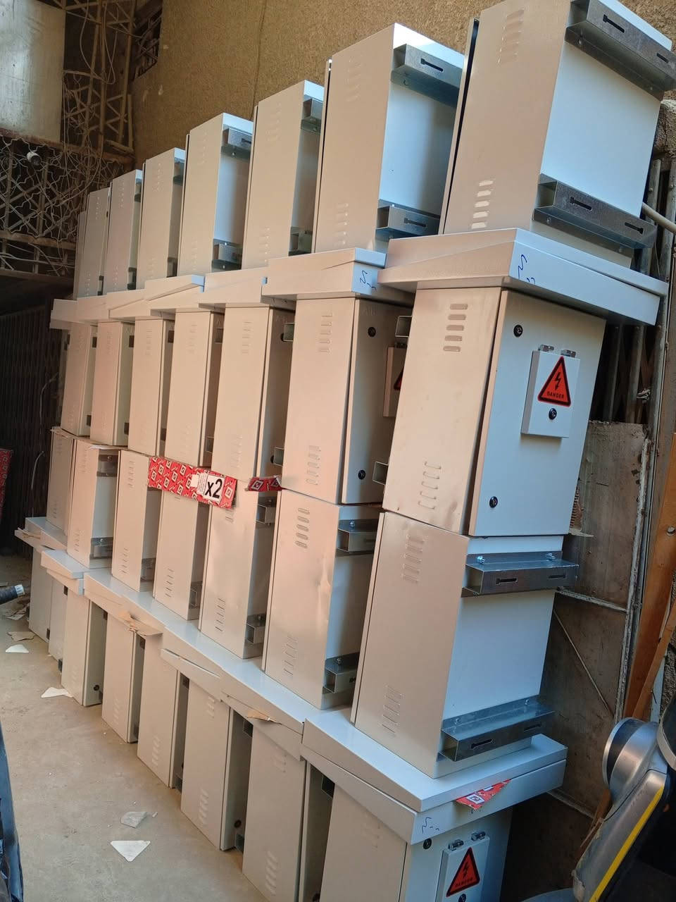 سلام عليكم ورحمه الله وبركاته 
يوجد لدينا تصنيع جميع أنواع البوردات حسب طلب الزبون مواد اصليه وكاله او باله اصلي 
بوردات أكتاف محولات فحص وزاره 
او. زراعي 
استفسار *********** مرتضئ عكد 
يوجد لدينا توصيل لجميع المحافظات العراق 👉👉👉
