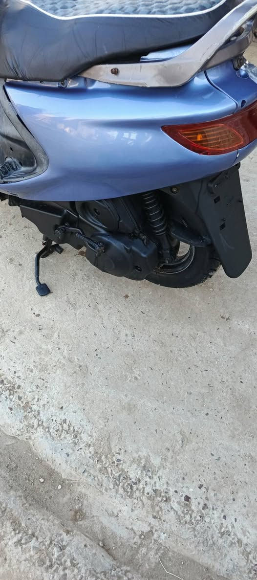 السلام عليكم دراجه فراشه للبيع ماكينه ماكس على الفحص ما مفتوحه كهربات  شغاله سلف هندر  دراجه كل نقص مابيها شلعته حلوه السعر ب 525 مكلف ب نشر الرقم ‏‪***********‬‏
