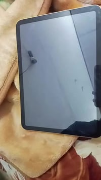 آيباد 10 • ذاكرة 64 • بصرة كرمت علي