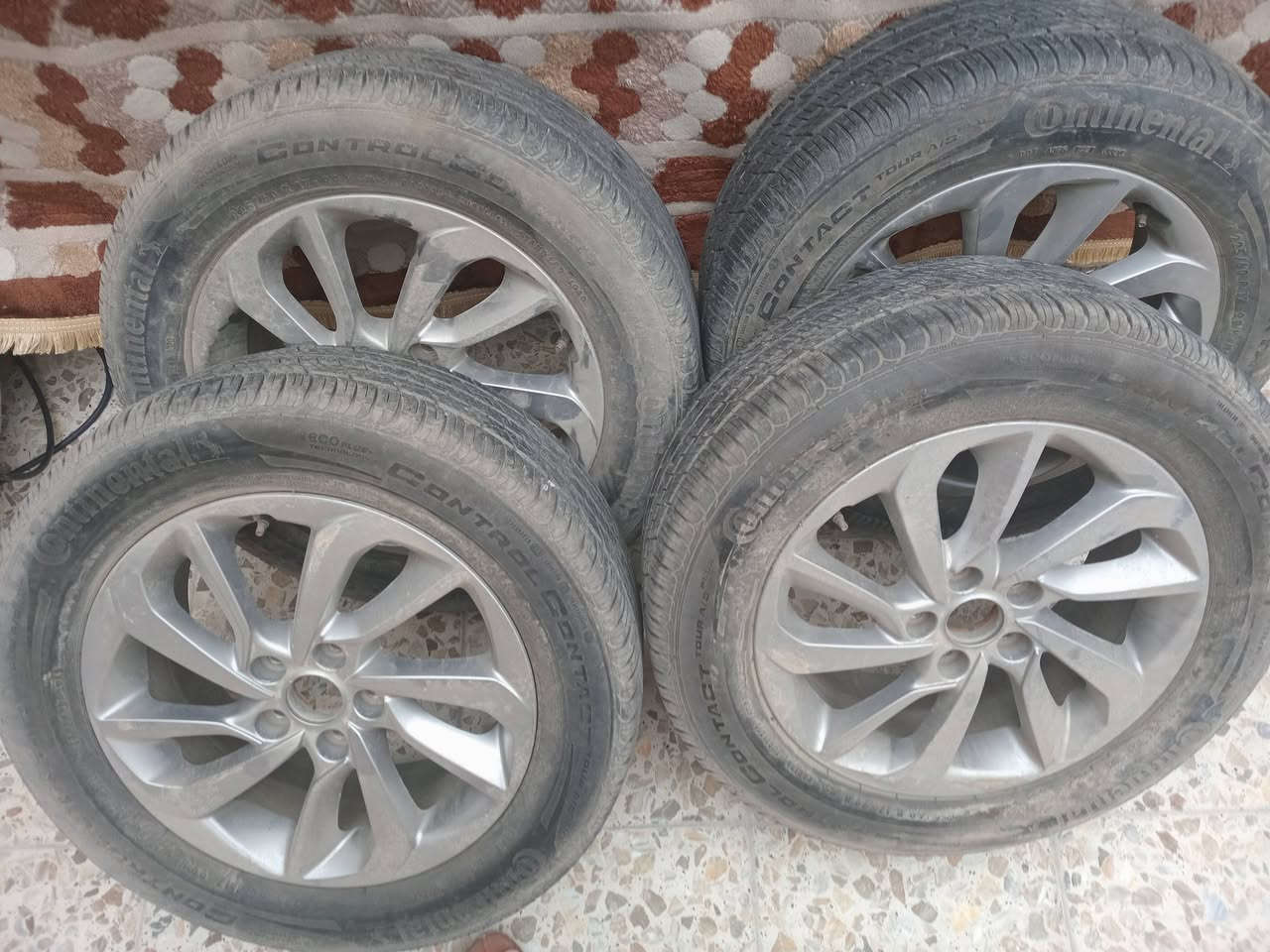 سلام عليكم للبيع تخم ويل كب مع تايرات  قياس ١٧ مال تفصيخ ***********
