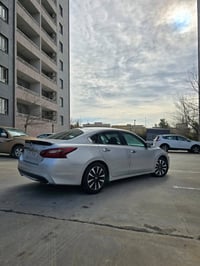 نیسان ئاڵتیما 2018SV سۆنەرم داناوە  ١٧٣٠٠٠ کم ڕۆیشتوە  سەنەوی و ڕەقەمی...