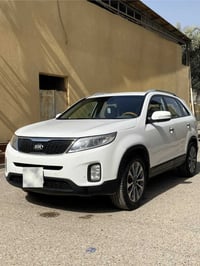 للبيع سورنتو 2015 محرك 6 سلندر بنزين كفاله من الضربه والصبغ والعيب الش...