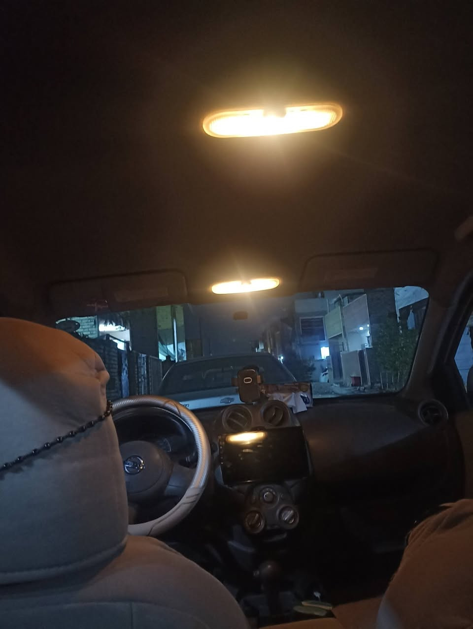 نيسان سني 2013 هندي بليته الزركه رقم اربيل بس عربي سنويه 2030 هزه جديده تحويل أو وكاله بيه قطعه وحده صبغ جاملغ خلفي باقي السياره بيها اماكن بارد وبعض الشخوط كير مكينه كله تمام تبريد مجمده سياره جاهزه من كلشي كير AT المرغوب السعر 77 وبيه مجال العنوان بغداد الجزيره السياحيه رقم ***********
