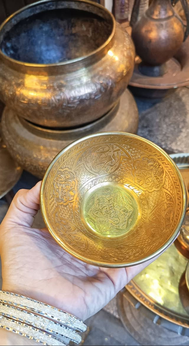 أستغفر الله العظيم، اللهم إني أسالك فيضا من فيوضات فضلك، سبحانك اللهم وبحمدك.
...........................

* شوية شوربه وفيلم جميل، ويلا ننبسط معا حبايبنا وولادنا 😊.

............................

للبيع بإذن الله:

- طقم بولات نحاس أصفر شامي أنتيك، وزن تقيل جدا، نقش دقيق

شغل قديم مفيش أروع ولا أجمل من كده، ينفع لعروسه أو إقتناء 

................................

الحمد لله حمدا كثيرا طيبا، نحمده ونشكره على نعمه وفضله علينا.

يسعد مساكم حبايبي،،،،،،

إستمتعوا معايا، التفاصيل بالفيديو،،،،


**إذا كنت صاحب هذا الإعلان وتريد حذفه لأي سبب، رجاءا أرسل رسالة إلى الدعم الفني**