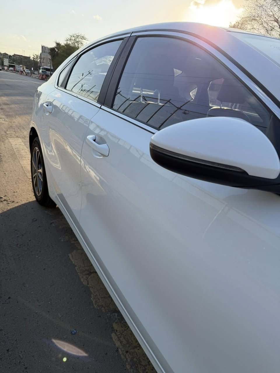 السلام عليكم 
للبيع K3 لون ابيض2024  
رقم اربيل 
ماشية 29 الف 
مكفولة من البارد والصبغ والتبديل 
فول مواصفات السيارة 
بصمة 
فتحة 
مريات كهرباء 
كشنات جلد
عدادات ديجتال
4وضعيات قيادة
هاند بريك كهرباء
تبريد لمس
مكان السيارة بغداد
السعر 141 وبيها مجال 
للاستفسار ***********
