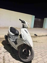 ماكس مضلع كابريته الدراجه تخبل مكينه خرسه مختمه  لون ابيض اكثر شي مرغو...