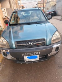 توسان 2008 جديدة مكفولة من الصبغ والحادث السيارة ابلادية محرك كير كشر ...