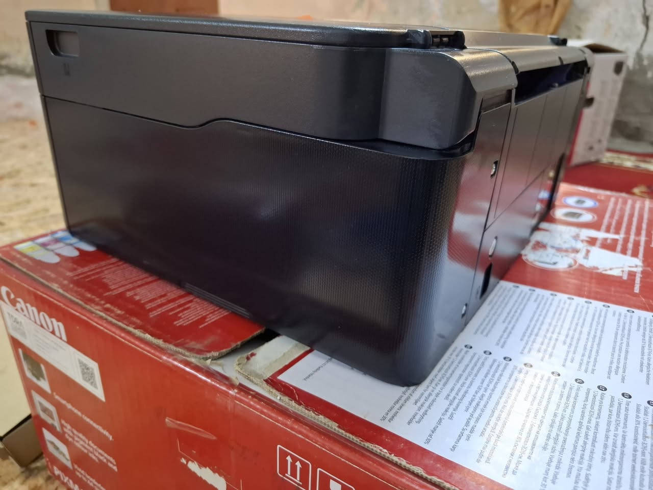 طابعة كانون 🖨  جديدة ما مفتوح بيه برغي اطيك بيه ضمان بعدهي بحبر شركة حبر سائل كيبل أغراضه كله موجودة  ستخدام قليل [سعرة140] الف يوجد توصيل[ ***********]
