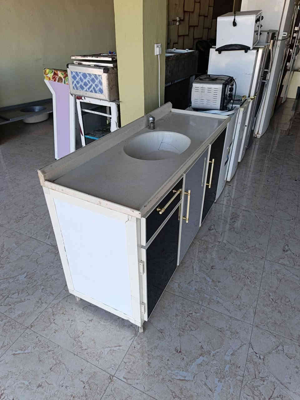 للبيع سنك مستخدم اخو الجديد
العنوان جمعية الإمام مقابل مستوصف الزهراء الي على شارع الضلوعيه
القياس متر ونص 
السعر 125 وبي مجال
للاتصال ‏‪***********‬‏
