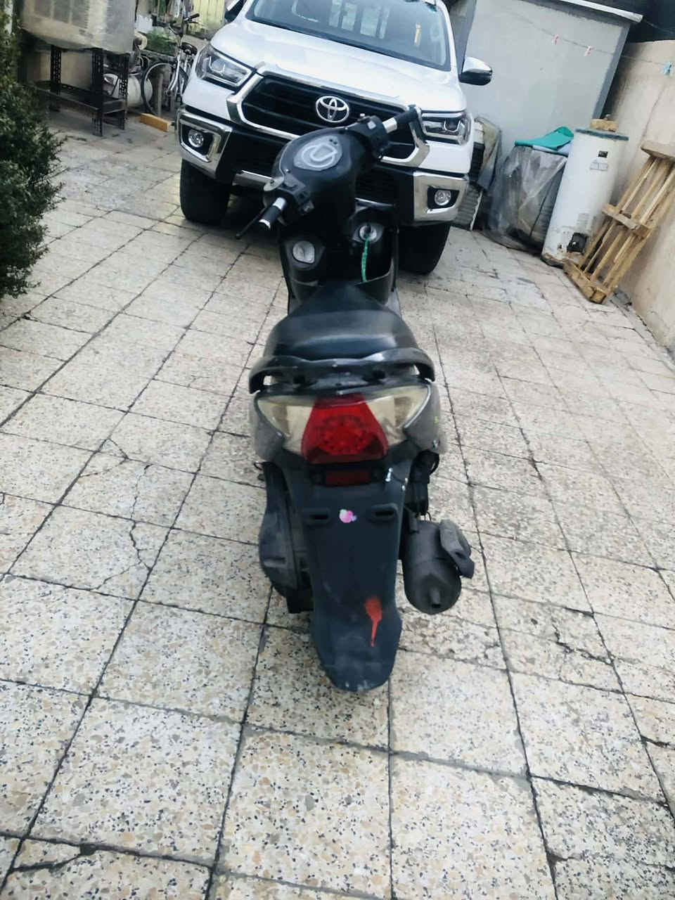 السلام عليكم دراجة سيام كوري دراجة نازلة 3اشهر من الرمبة ام الطلاعات دشبول الكتروني شغال صندوك كهربائي دراجة بلادية كفرات مختمة ختم واحد السعر 575وبيهة مجال بسيط المكان الحرية او الدولعي ***********متواجد واتساب
