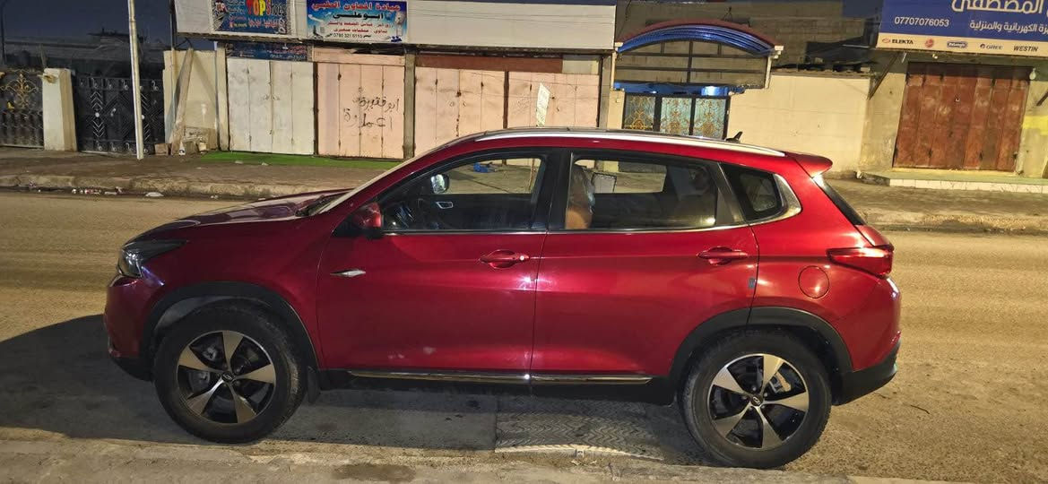 سلام عليكم 
🚗 للبيع – شيري تيگو 7
🔴 اللون: أحمر
📅 الموديل: 2020
📏 المسافة المقطوعة: 62,000 كم
📍 الموقع: البصرة
سيارة نظيفة جداً واستعمال شخصي، جاهزة للاستخدام.
المواصفات:
سعة المحرك 2000 سي سي 
تشغيل بصمة (دخول وتشغيل ذكي)
فتحة سقف بانوراما
مقاعد جلد 
مقاعد كهربائية مع خاصية التدفئة
شاشة معلومات وترفيه
4 كاميرات للمساعدة على الاصطفاف مع رادار 
تحكم من المقود (ستيرن) من جهتين
مصابيح أمامية LED وزينون
مرايا كهربائية
حساسات أمامية وخلفية
بلوتوث + AUX
نظام تبريد ممتاز (قطعتين تبريد)
داخلية بلون قرميدي أنيق
✔️ السيارة نظيفة من الداخل والخارج
✔️ جاهزة للفحص
ملاحظة : السيارة بيها ضربة بالجنطة ومصلحة وجاهزة 
💰 السعر 105$
📞 للاستفسار: يرجى التواصل على الرقم انا مكفل بل نشر اتصل على الرقم ***********. البصرة, العراق
