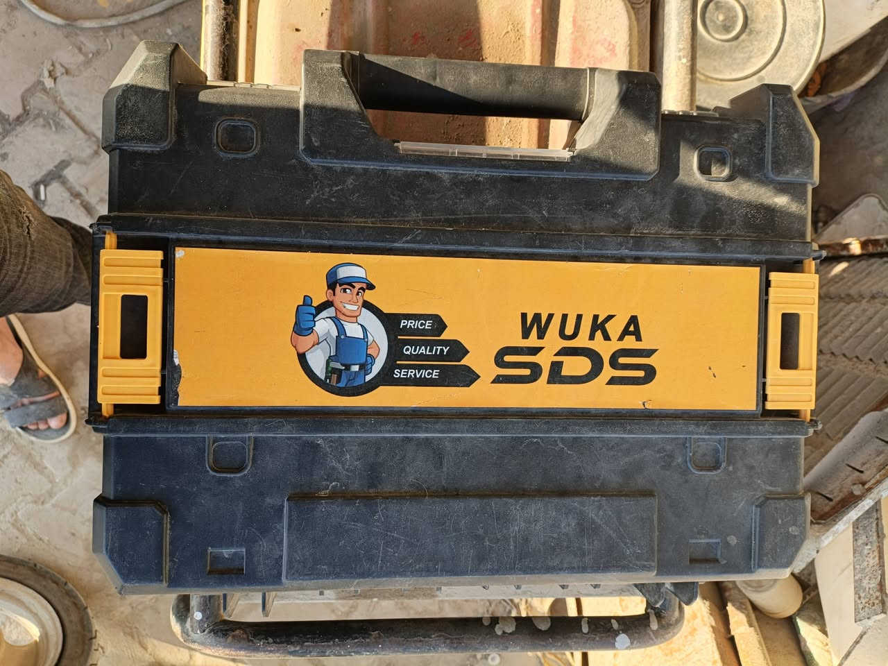 مكلف بالنشر
ليزر اعمال مستخدم استخدام قليل اخو الجديد 
الملحقات كاملة بطاريتين شاحنة ستاند كبير +ستاند صعير
مثل ما موضح بالصورة
السعر 50.000 
التواصل /***********
