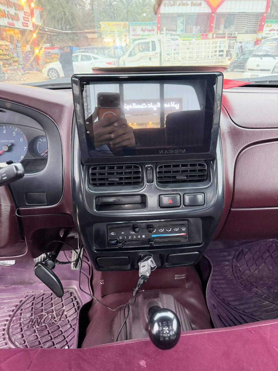 سلام عليكم
للبيع سيارة بيكم نيسان
الرقم . اربيل 
الموديل. ٢٠٠٨ 
محرك. ٢٤٠٠ 
فول مواصفات خليجي 
جام اوتو كهرباء كامل 
دبل كيج 
محرك كير شاصي مكفول 
بيه فقط ٣ قطع صبغ مجر جراد ونصبغ وتوحيد لون 
العنوان . بغداد ناحية المشاهدة 
السعر . 100$ وبيه مجال 
الهاتف . ***********
