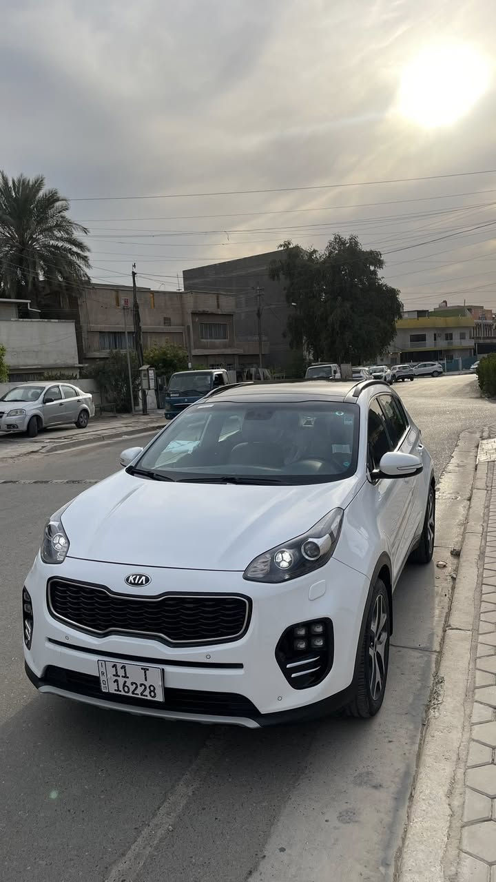 السلام عليكم 
سبورتج 2018
جيتي لاين 
فول مواصفات 
بنورما
بصمة 
حساسات ٣٦٠ 
امراية شفط
امراية وسطية اتو دم 
بجم بقلاوة 
جنطة كهرباء 
مكينة 2000
بك لايت لد 
انارة داخلية لد 
سستم صوت جيبي ار 
كشنات كهرباء 
داخل حمصي 
ماشية 44 
رقم بغداد بسمي سبير منازل 
السيارة ع وضع الشركة 
بيهاا بارد اربع اصابغ بجاملغ الخلفي 
ورصعتين صغار كلش مكاني بغداد حي الجامعة 
***********
