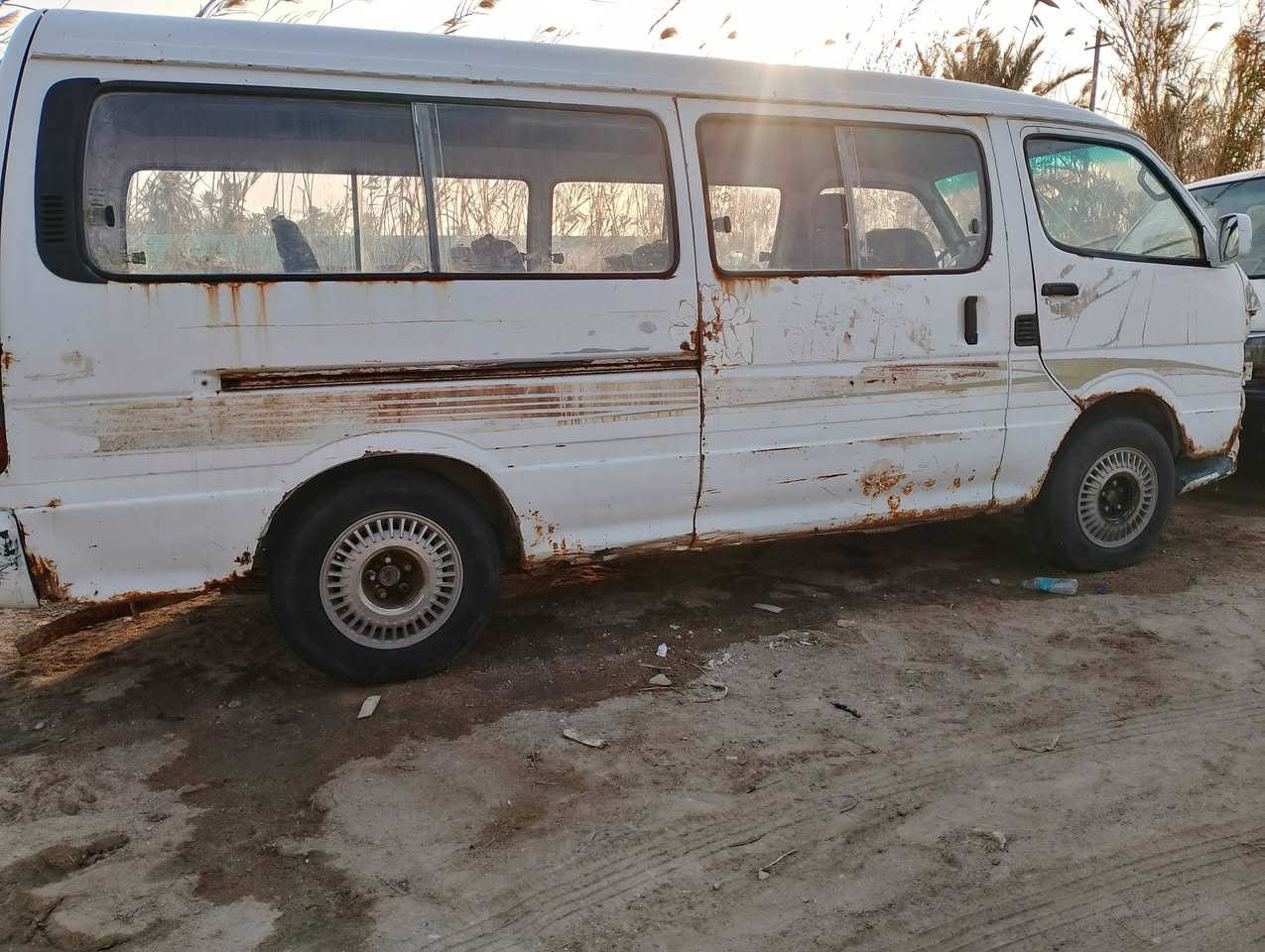 سلام عليكم
البيضه فتون موديل 2008رقم احمر بغداد راعيه في البصره الدير 
الهايس الزركه رقم بصره اماني موديل 1993 راعيه في الزبير البصره 
السيارتين التسقيط 
بدون محركات 
العنوان البصره الجزيره الاستفسار 
***********
