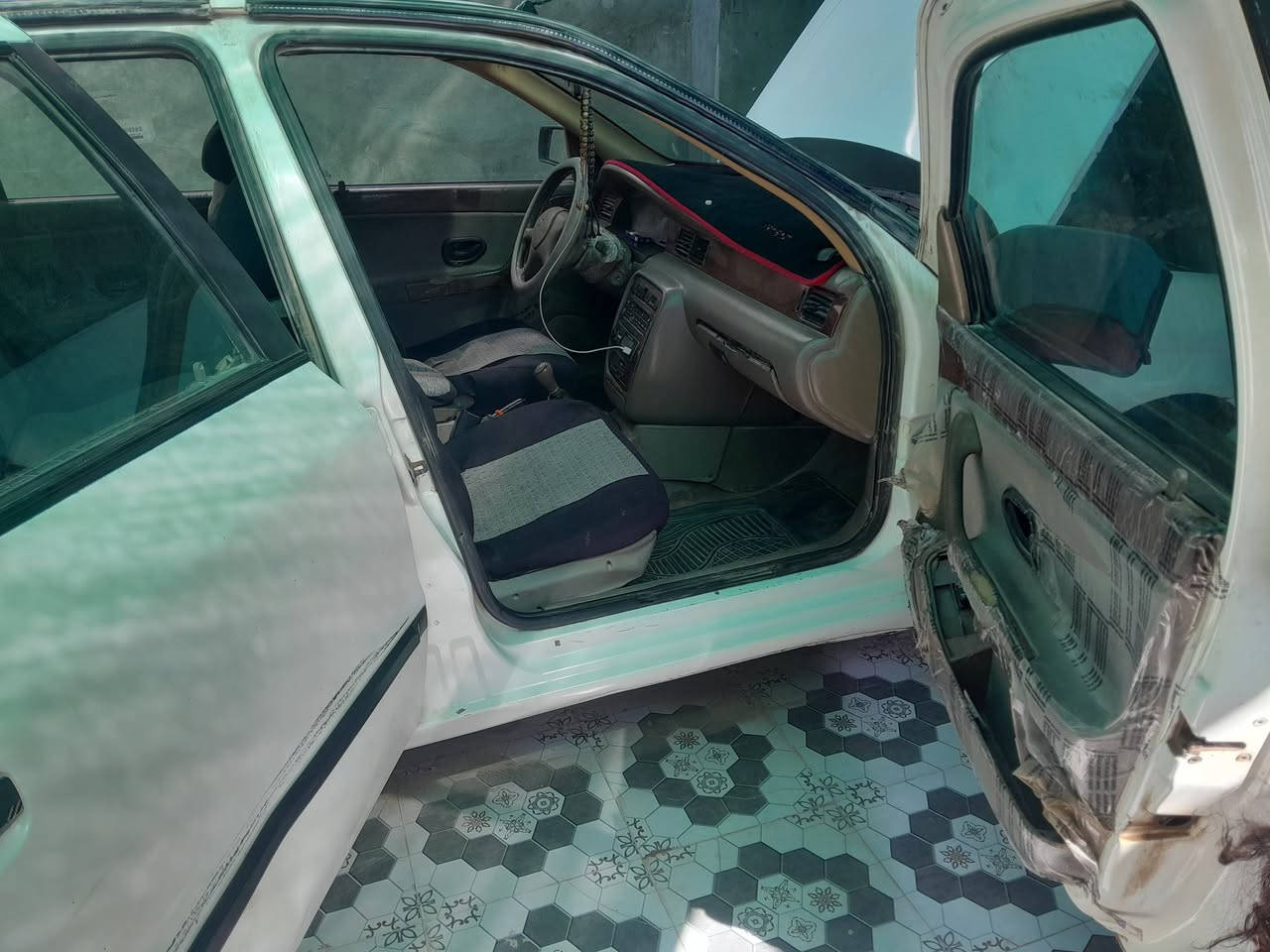 سلام عليكم
سمند موديل ١٠باسمي رقم انكليزي سنويه جديده شرط تحويل كير ومكينه جدد تخم تاير باتري جديد كهربائيات كلها شغاله سعر٣٥
 ***********ديوانيه
