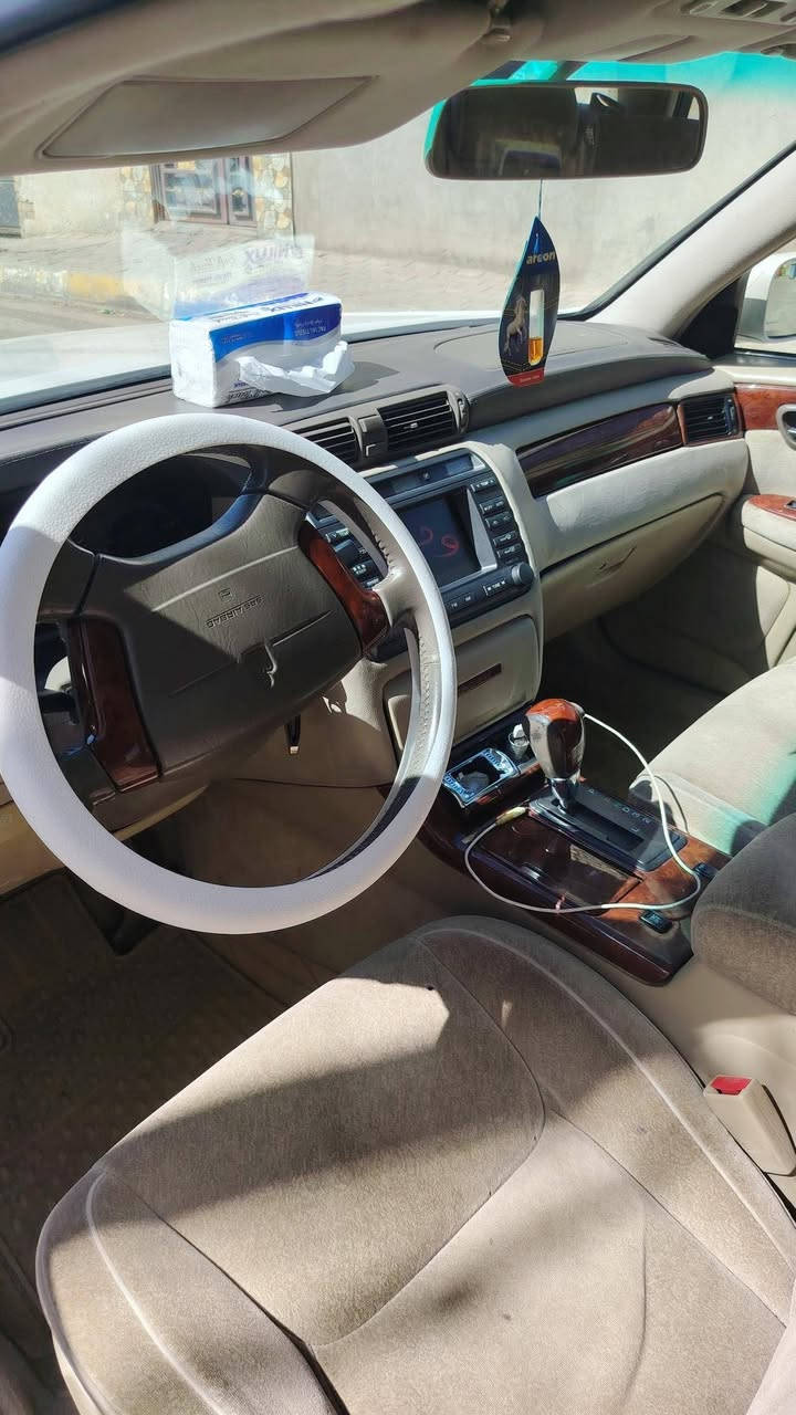 السلام عليكم من رخصة مدير الكروب 
ملكه للبيع او مراوس 2003
المواصفات 
1.كرستال اصل
2. دكمتين
3.ستيرن كهرباء 
4.الايت زنون 
5.حداديه جديده 1/1
6.تخم تاير جديد 
7.محرك D4 الكبير
8.شاصي 75

((كصت قماره)) .. مفحوصه فقط الكمرك ما مدفوع 

((وكاله ثاني يوم فقط)) 
السعر *75*
المكان كربلاء 
الرقم ***********
