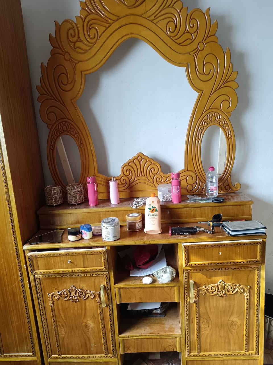 غرفه نوم صاج عراقي اربع قطع للبيع 
استعمال شهرين فقط 
مكان الغرفه بغداد 
السعر 750 وبيها مجال 
***********
