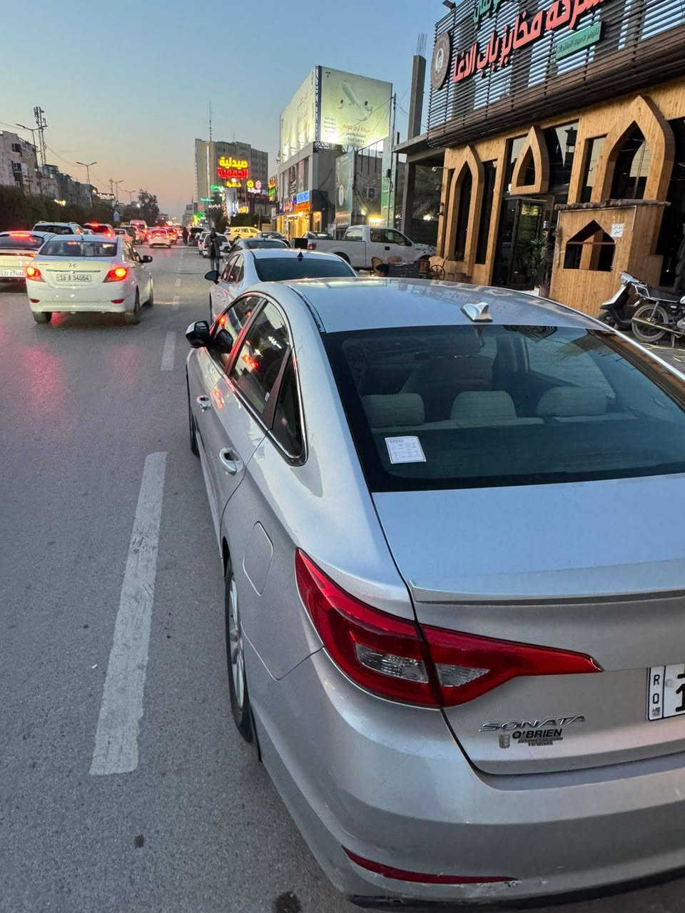 السلام عليكم سوناتا موديل ١٥ للبيع
حادثها مرفق بالصور كلين نضيف سياره جاهزه مابيها اي نقص 
رقم بغداد باسمي تحويل ثاني يوم وبلخير علياخذها 
*********** السعر ١٢٧ وبيها مجال
