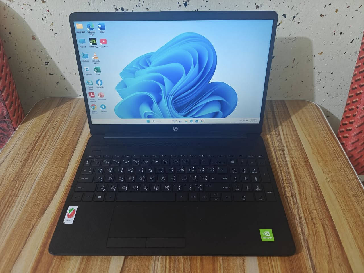 🔥 ياسر للحاسبات 🔥
🎯 فرصة بسعر ممتاز – قطعة نضيفة جداً 🎯

💻 HP 15-DW3 الجيل 11

⚡ أداء قوي وسريع مناسب للشغل والدراسة والترفيه

💰 السعر: 460 ألف دينار فقط

إذا تريد لابتوب عملي بسعر مناسب ويشغل أغلب البرامج اليومية 

🔹 المواصفات الكاملة: 
▫️ موديل HP 15-DW3 الجيل الحادي عشر 
▫️ المعالج: Intel Core i5-1135G7 11th Gen
▫️ الرام: 8GB RAM
▫️ التخزين: 256GB SSD
▫️ الشاشة: 15.6” HD Display
▫️ كرت الشاشة: NVIDIA MX450 2GB خارجي
▫️ نظام التشغيل: Windows 11 Pro مفعل 

✨ مميزات الجهاز:
✔️ أداء سريع وعملي بالاستخدام اليومي
✔️ مناسب للدراسة وبرامج الأوفيس
✔️ يشغل Photoshop والتصميم الخفيف
✔️ مناسب للبرمجة والتصفح والشغل المكتبي
✔️ شاشة كبيرة مريحة للمشاهدة والعمل

🔌 المنافذ: 

• USB Type-C
• USB 3.1
• USB 2.0
• HDMI
• LAN
• منفذ سماعة 3.5mm

🎁 الملحقات:

🎒 جنطة
🔌 شاحن أصلي

🛡 ضمان أسبوع كامل

🚚 توصيل متوفر لكل المحافظات

📞 للحجز والاستفسار:

 📱 *********** واتساب
📞 *********** اتصال
