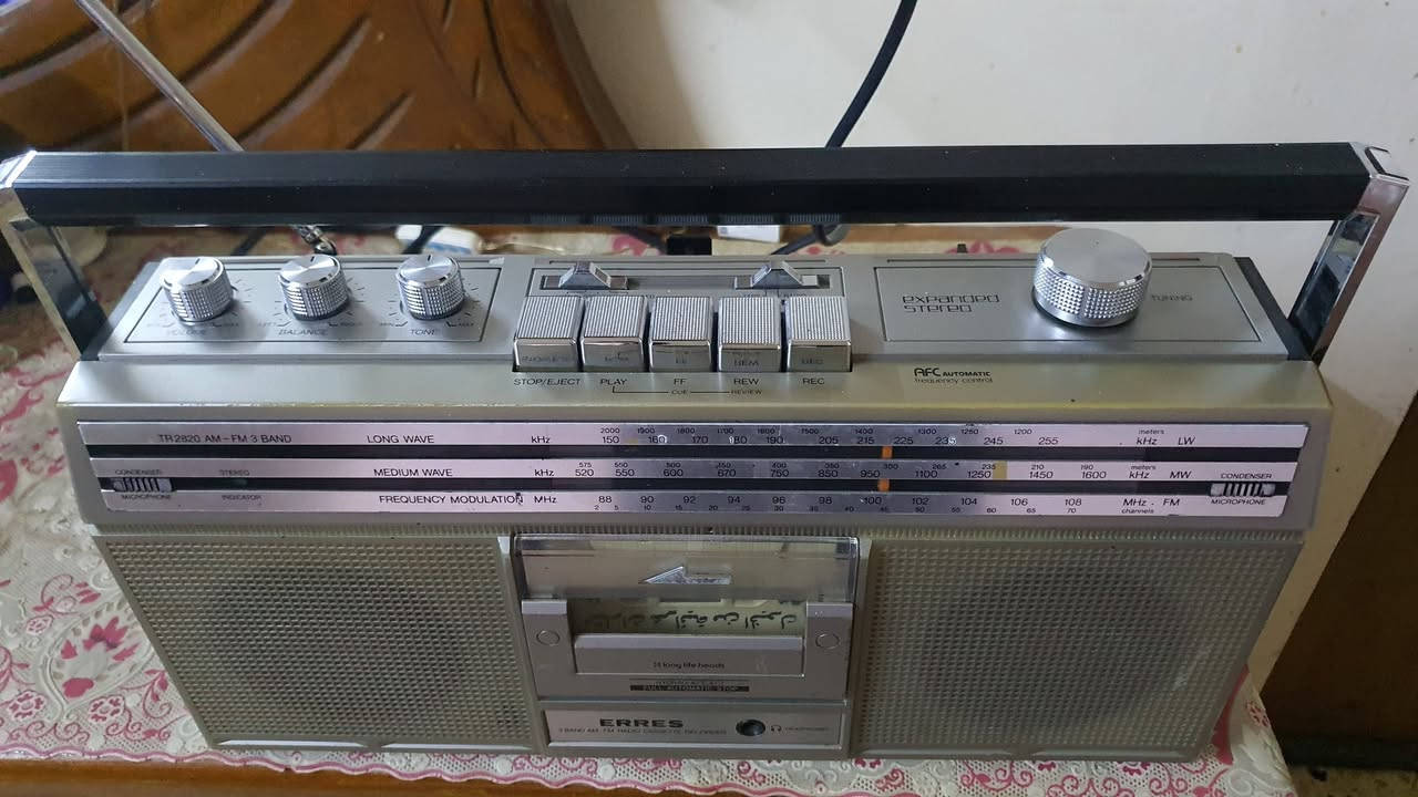 مسجل راديو جهاز بآلة كلش نضيف
شغال راديو ٣ موجات والمسجل  شغال 

فقط ترجيع ميشتغل ابيع بسعر راديو 

للبيع  ب٤٠ الف  يوجد توصيل للإستفسار راسلني خاص


**إذا كنت صاحب هذا الإعلان وتريد حذفه لأي سبب، رجاءا أرسل رسالة إلى الدعم الفني**