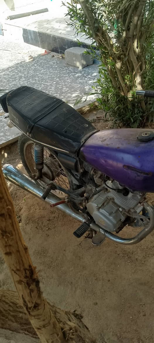 سلام عليكم دراجه اللبيع ايراني ادوات السعر 250 وبيه مجال ***********
