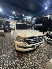 لاندكروزر درع ( مصفحة ) موديل ٢٠١١ محدثة داخل وخارج ماشيه ١٩٤ الف   سي...