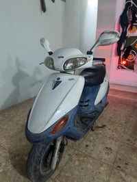 دراجه سيام بوليس للبيع دراجه حلوه ومرتبه كهربائيات كله شغاله هندر سلف ...