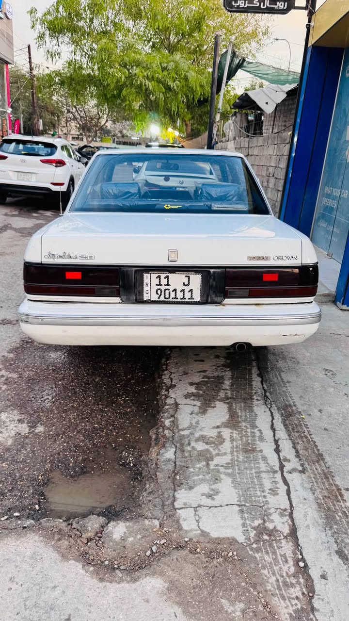 سلام عليكم اخوان عندي سوبر سيدان موديل 88 السياره نضيفه جدا تبريد تدفئه كير محرك 2500vvt تخم تاير صدر امامي خلفي كهربائيات كلها شغاله ورقم مميز الانكليزي هزه جديده بسمي مسويله ادامه كامله ربع متصرف عليها السعر 75 وبيها مجال مكان السياره بغداد ***********
