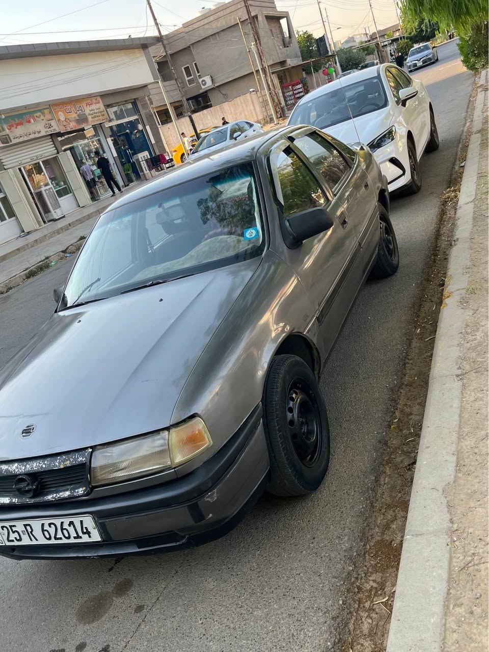 فكتره 
موديل ١٩٨٩
صبغ عام جماليه. بدون معجون. 
رقم كركوك جديد مشروع وطني 
محرك ١٦ 
صدر كير محرك تايرات كله شرط 
مكاني كركوك. 
السعر ٣٣ وبيه مجال. 
*********** بي واتساب كركوك, العراق
