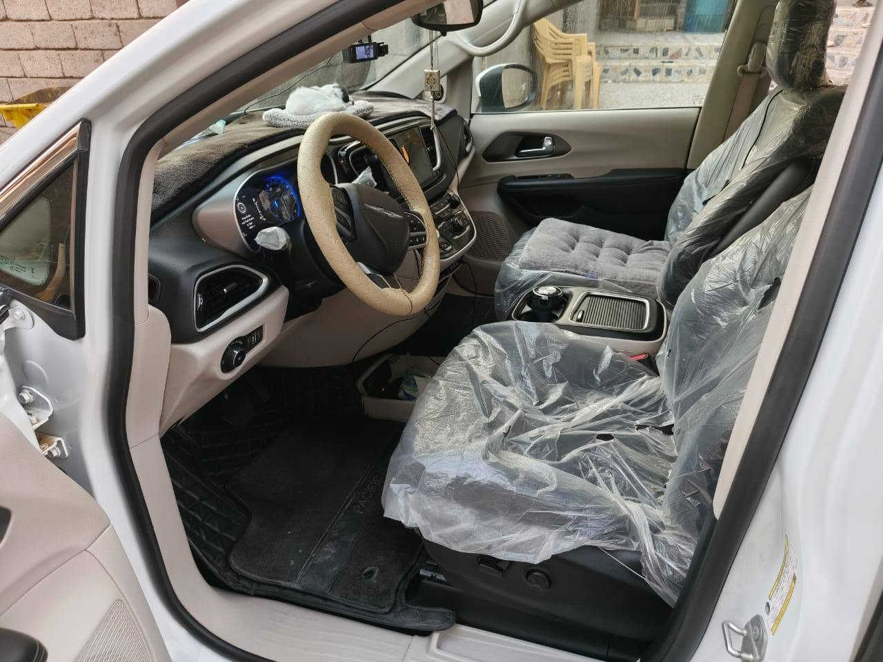 للبيع باسفيكا موديل 23 لون ابيض السياره مكفوله من الضربه والصبغ والتبديل سياره فول مواصفات نقص تنته فقط سته سلندر 3600 تخم تاير جديد باتريات جدد سبير جديد وبعد بيها مواصفات هواي السعر 245 رقم بصره باسمي تحويل ثاني يوم  ***********
