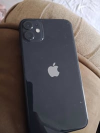 آيفون ١١ للبيع جاهز كامل مكمل بس شاشه امبدل واصليه فيس ايدي شغال شاشه ...