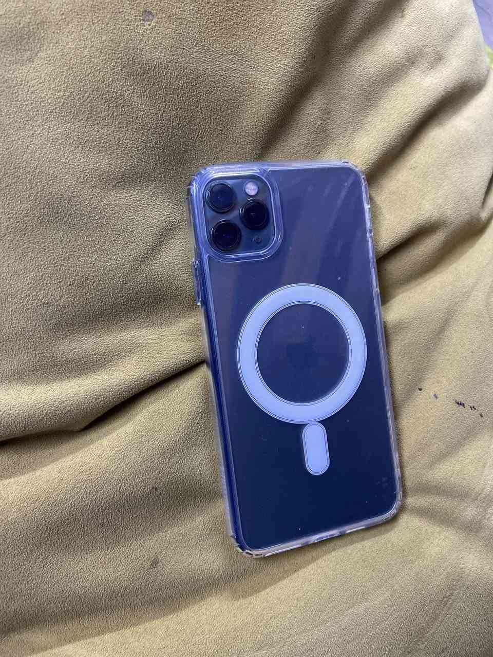 ايفون 11بروماكس البيع ذاكره 512بطاريه مبدله وشاشه وبقي كله شغال ما متواج علا فيس ***********
