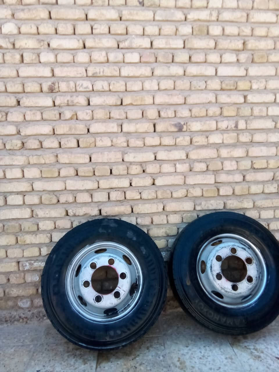 سته  تاير  ياباني 17ونص علا 80  ***********
