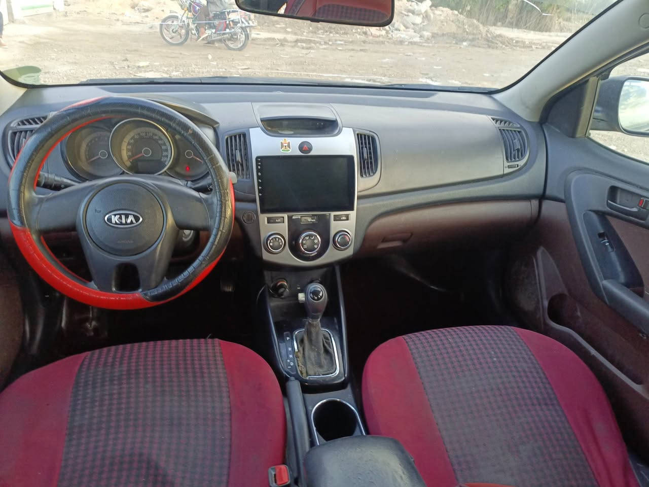 السلام عليكم سيراتو 2012 خليجي محرك 1600دكشن عالي رقم بغداد تحويل مباشر
سياره مكفوله من ضربه وتبديل بيه صبغ قطعتين فقط سياره جديده ومال جناي كير مكينه كفاله تبريد ثلاجه شرط تخم تاير جديد حداديه جديده السعر تصل *********** مكاني بابل القاسم
