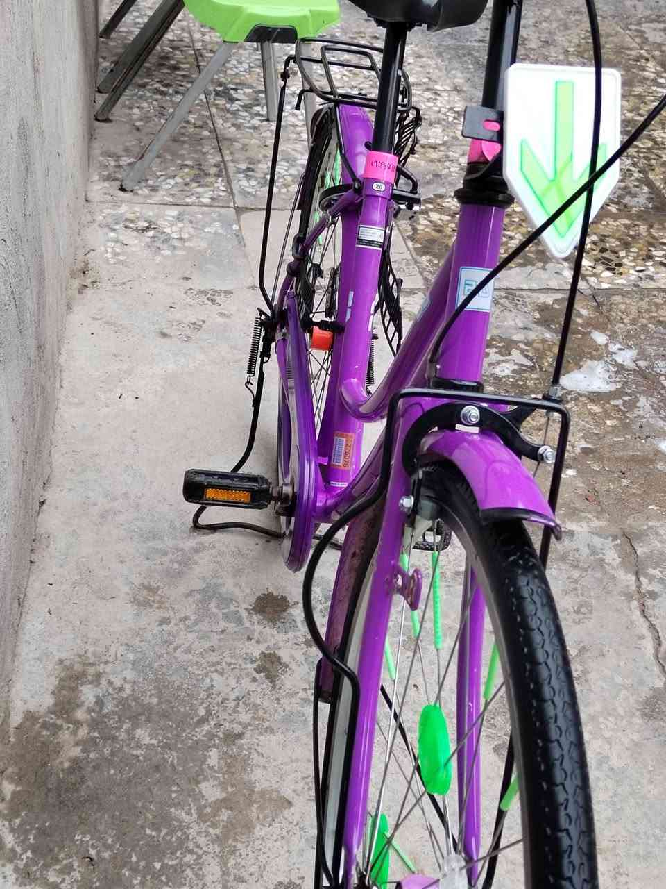 سلام عليكم بايسكل البيع لون مميز بنفجسي موديل21اصلي بايسكل حلو نضيف جمبازي هوه والغراض شركه بي دي الغراض يدات مسطرات عدد5 فسفوارات10 سهم واحد(سعر125الف) فقط وبي مجال العنوان بغداد العبيدي فلكه حي نصر رقم(***********)
