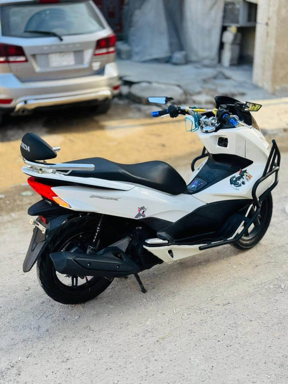 pcx الجيل الثاني ياباني
للبيع دراجه نضيفه خير من الله برغي ممفتوح بيهه 
سعر 15ورقه بغداد مدينة الصدر الاورفلي 
***********
