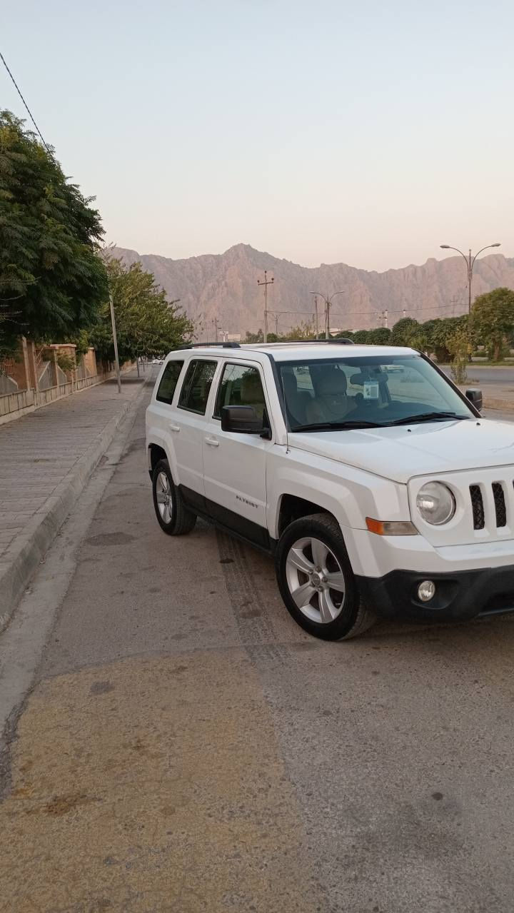 جێب پاتریۆت 2011 
فول مواسەفات بەس کوشن جڵد نیە 
4پارچی بۆیاغە لەسەر ساغی
مەکینە 24 /4×4
چەمەلاغی پێشەوە  کەمێکی لێدراوە بەڵام ناوی نەگرتوە سەیارەکە جایزە 
تایەیەو پاتری نوێیە 
سەیارەکە بەناوی خۆمە 
11/1/2026بەسەر دەچێت 
نرخی 103 گەڵاو کەمێک محامەل
شوێن ڕانیە
*********** رانية, السليمانية
