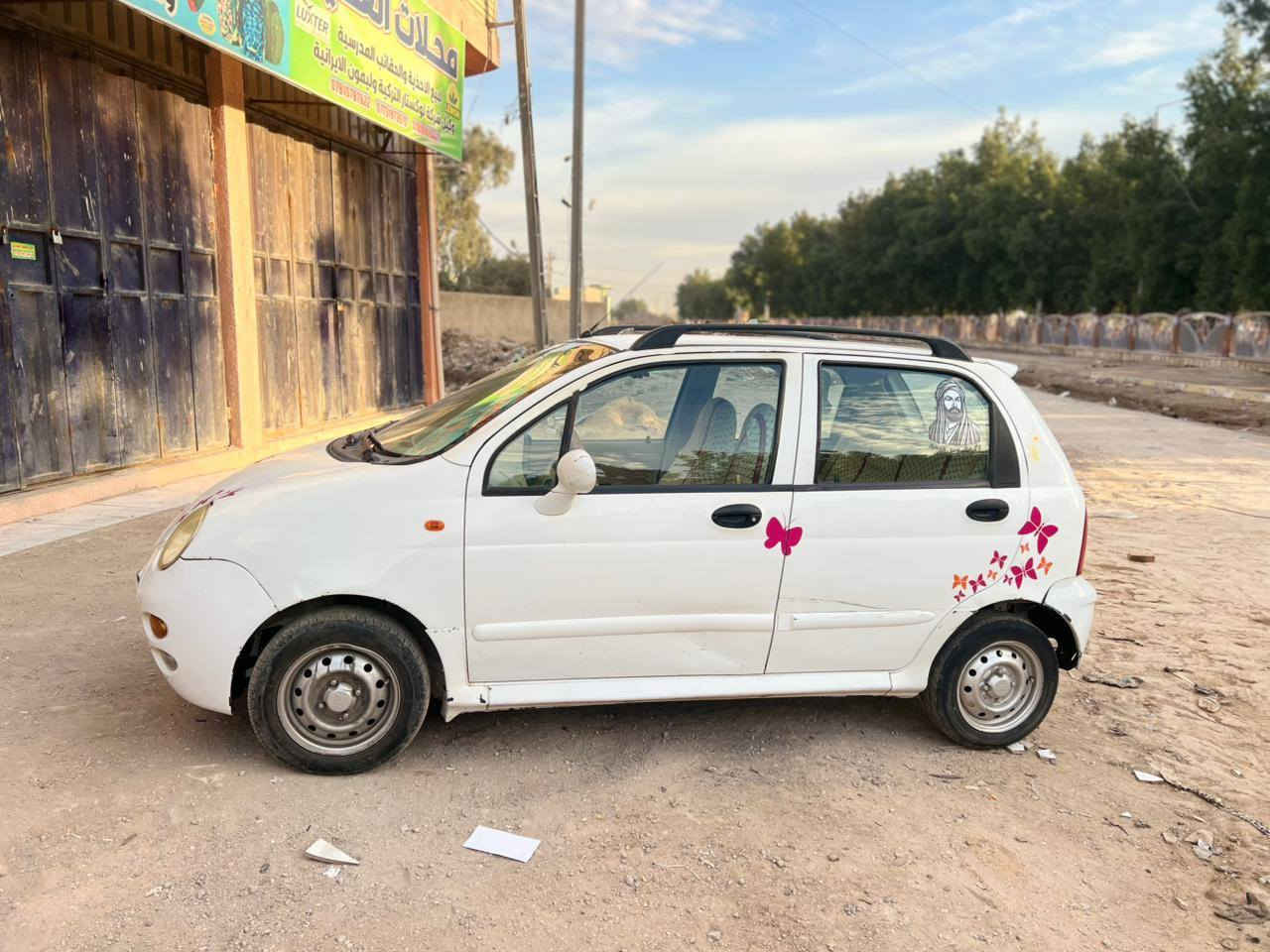 السلام عليكم كيو كيو لون ابيض موديل 2013 رقم كربلاء جديد جاهزه من كلشي حداديه ومحرك وكير وتخم تاير وتبريد شغال وشاشه وكامره  كير اوتو جام كهرباء حلوه السياره وجاهزه ترايك وين متريد  العنوان بابل حله شارع٦٠ قرب مطعم ادم *********** السعر28 وبيه مجال بسيط
