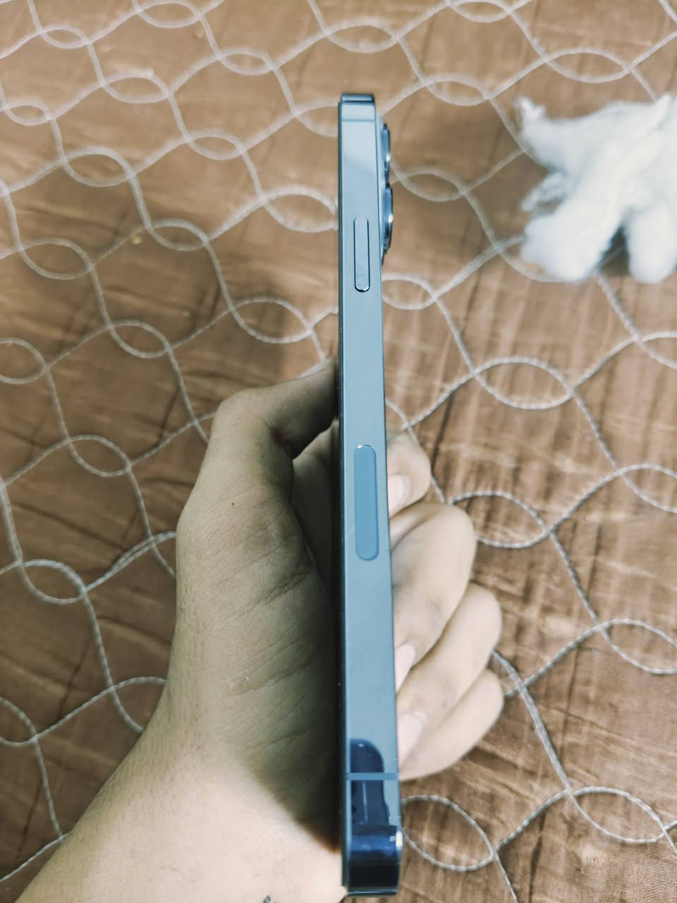 iphone 13 Pro Max 👇
للمراوس ب اندرويد فلاكشيب نفس السعر 💥
ذاكره 256 
بطاريه 87٪
 نضافه 100‎%
مامفتوح
 زلغ مابي هو والجديد سوه  
لونه بحري 
وتر بروف يعني كلشي ممبدل بي
فيس ايدي شغال
بدون كارتونه
ويا شاحنه اصليه وكفر
للمراوس فقط💥💥
مكاني نجف كوفه 
توصيل متوفر 💥
***********واتساب
متوفر واتساب و فيسبوك
