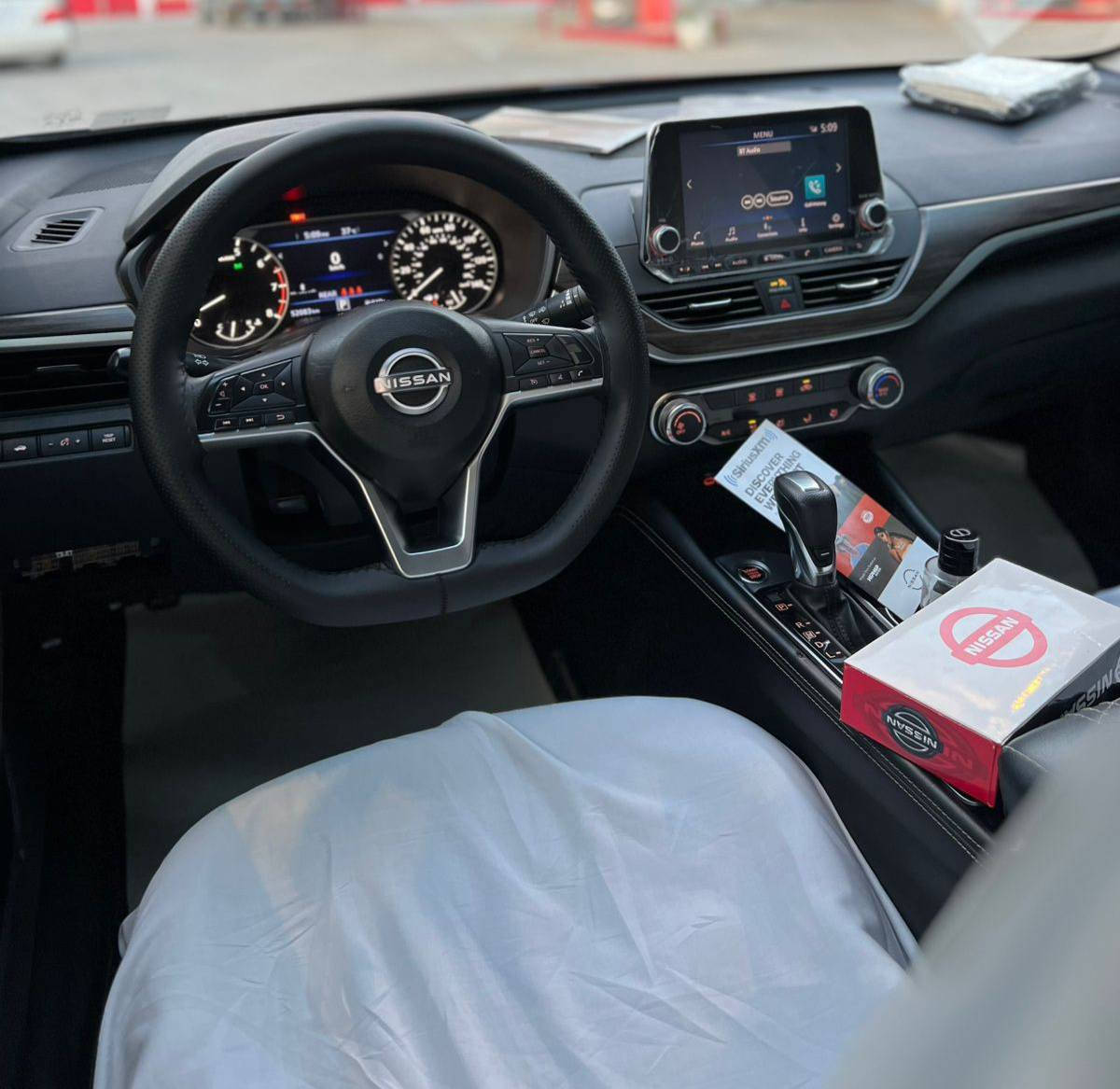 نیسان ئاڵتیما 2023 مواسەفات SV
٣٥ مایل ڕۆشتووە سەیارەکە زۆر تازەیە                    
یەک پاڕچە بۆیاخ 
دوو پارچەشی تەنها کلیری ئەمریکایە بی ناو سەیارەکە زۆر پاک و جوانە کامل جوانکاری بۆ کراوە و کراوە بە SR
 سەیارەکە زۆر جوانە ئەرباگ تەنها سوکان سیستەمە کامل مواسەفات یەدە بەسمە کارپلەی تەحدیل سورحە خەتی جادە ئیکۆ چوار تایە و ویلی لۆکی لە ژێرە بەسمە شەخال ناو فۆرمیکا کوشن کارەبای 
ڕادار و خەتی جادە و برێک تەبرید سارد و گەرم مەزبوت بەشەرت بەوابە بەردی سالۆنسا بەشەرت مەکینە چوار پستۆن ٢.٥ بی تۆربۆ بی دەبل ئەکسل
ڕادار شاشە کامیرا حاسە سەیارەکە رەشی قەترانە   
گێڕ و مەکینە و کارەبییات و هەموو شتی تر بەشەرت کامل سیرفس کراوە سەیارەکە لۆک لۆکە

سعر لە کۆمێنت داوابکە ڕاستەخۆ بۆت دیت 📩 

گۆڕینەوەش ئەکەم لەسەر دڵ گرتن
 رەقەم سەنەوی تازەیە بەناوی خۆمە رەقەم کردوە هەموو گیانی بەشەرت رەقەم هەولیر
ناونیشان ڕانیە حاجیاوا

ژمارەی خاوەنی 
***********
ڤایبەر وەتس ئەپ
