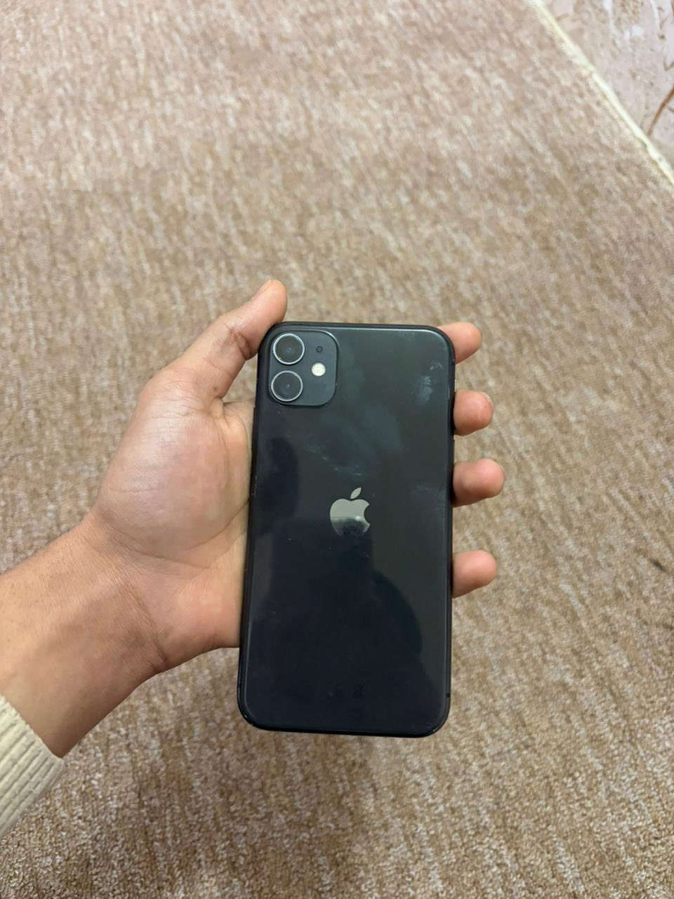 ايفون 11 للبيع
مكفول من كلشي
بطارية شاشه بلاد 
بطارية ٧٩ 
سعره ٢٥٠ قفل
مكاني ناصرية مركز ***********
