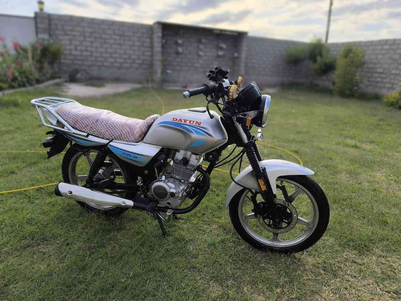 السلام عليكم.دراجة دايون عضم اصولي موديل 2023 وكيلهة العارضي محرك ما مفتوح ***********3/مكاني ديوانية
