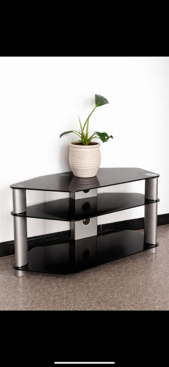 ميز بـلازمها للبيع 25 مع التوصيل ، للاستفسار ***********
