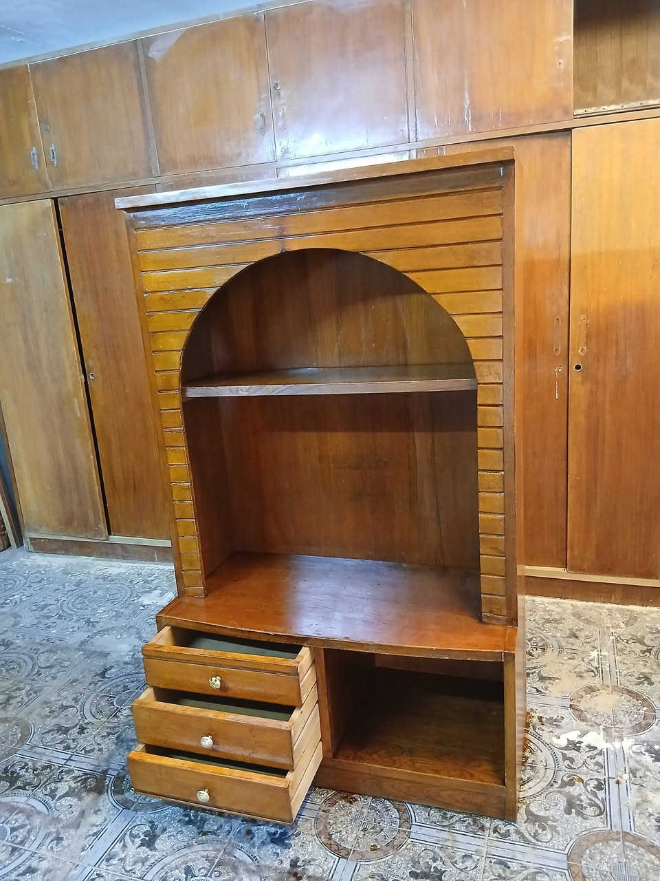 سلام عليكم أغراض مستعمله كلمن وسعره مراسله ع وتساب ***********مكاني بغداد حي الفرات ب
