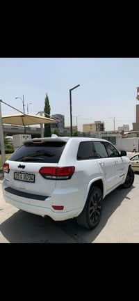 للبيع جيب 2020 شيروكي فئه بلاك توب رقم سلسمانيه باسمي سنوية وهزة جديدة...