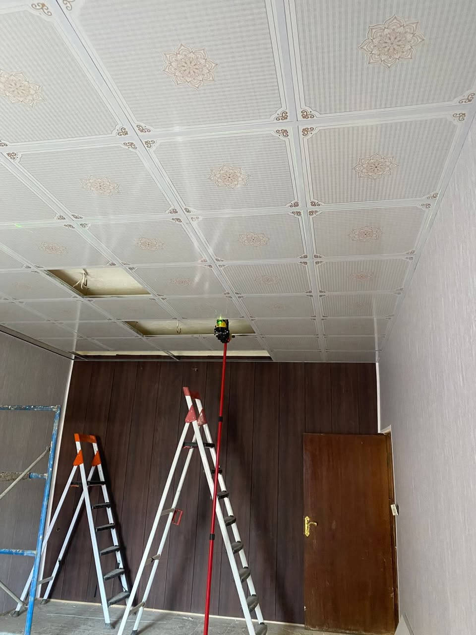 السلام عليكم ورحمة
عمل سقوف ثانوية و ديكورات الشغل حسب طلب الزبون 
مع ضمان العمل بالامتياز 
والتواصل على الرقم التالي 
‭٠٧٨١ ١٧٥ ٤٢٨٥
