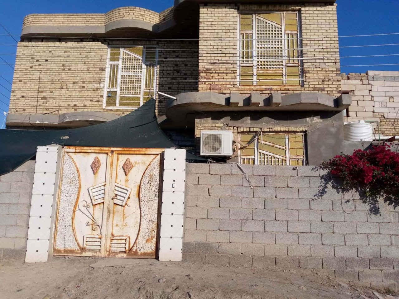 🏡 بيت طابو صرف للبيع أو المراوسة 🏡
📍 الموقع: الفتاحية – قرب بستان خنجر
📐 المساحة: 110 متر مربع
🏗️ البناء: طابقين كونكريت
✅ طابو صرف ✅ موقع مميز وقريب من الخدمات ✅ مناسب للسكن العائلي ✅ منطقة هادئة ومأهولة
🔄 إمكانية المراوسة مع بيت في حي الأمين
💰 السعر: 125 مليون دينار فقط
📞 للاستفسار: ***********
👤 الوسيط: علي للعقار 📱 ***********
⭐ فرصة مميزة للبيع أو المراوسة بموقع ممتاز
